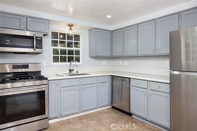 Building Photo - 487 Sturtevant Dr