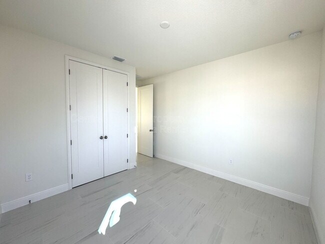 Building Photo - 9819 Gobat Aly