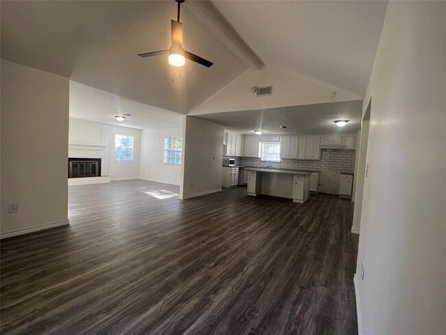 Building Photo - 3550 Mirror Ct