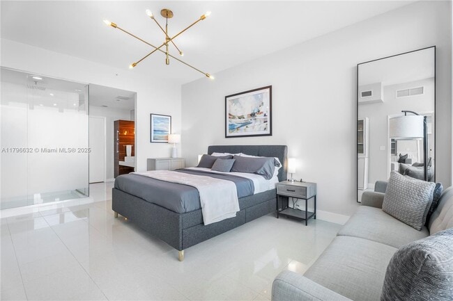 Building Photo - 2020 N Bayshore Dr