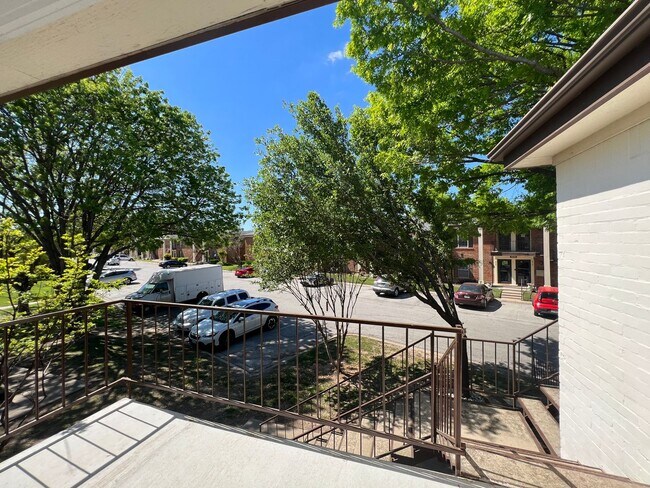 Building Photo - Ridglea4004 #203 ***MAINTENANCE-HOA***