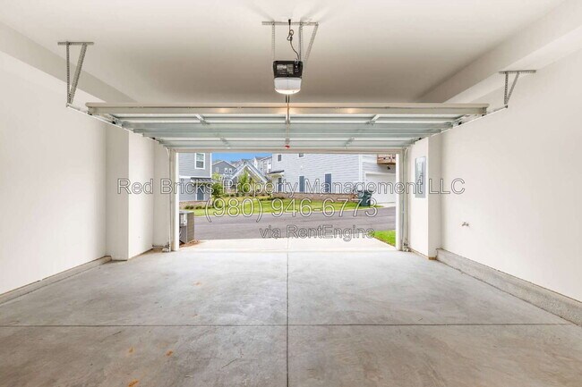 Building Photo - 7211 Bryce Ave