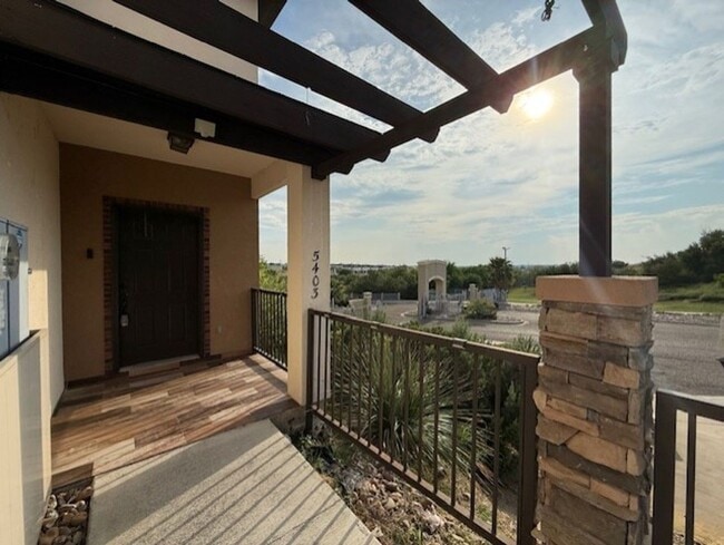 Building Photo - Escondido Townhomes
