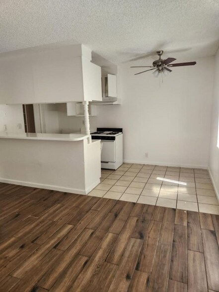 Building Photo - 316 E Ave Q-7