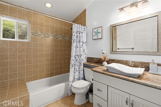 Building Photo - 20300 Oxnard St