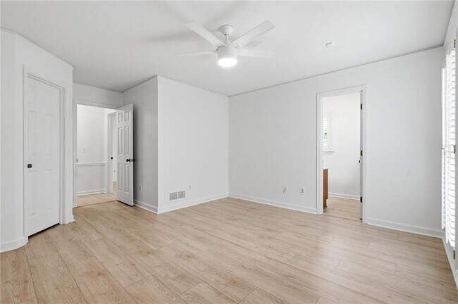 Building Photo - 330 Carybell Ln