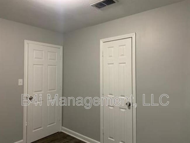 Building Photo - 4807 Gardiner Dr