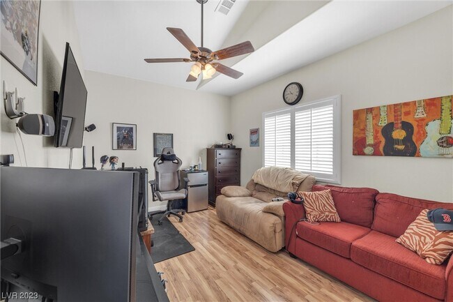 Building Photo - 3824 Sunking St