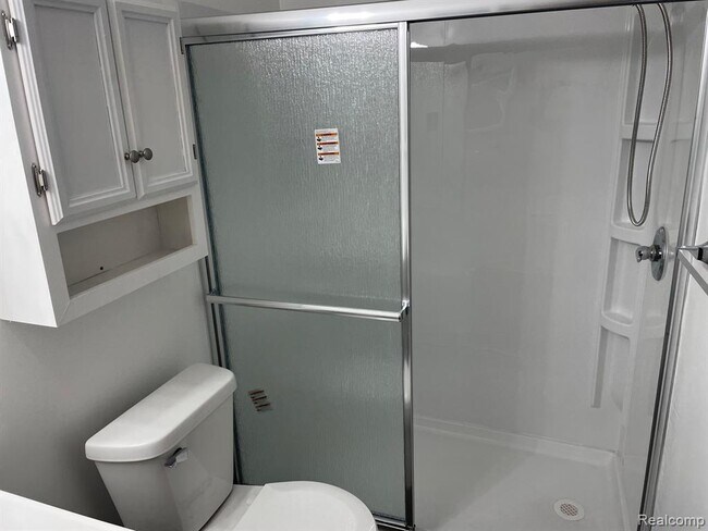 Building Photo - 1824 Colonial Village Way