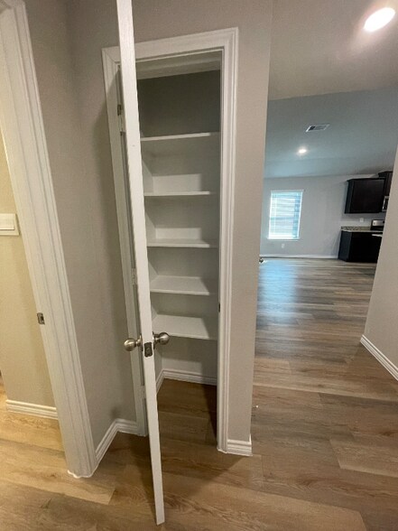 Building Photo - 1700 Robinson Dr