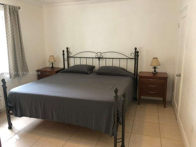 Building Photo - 7435 Harding Ave