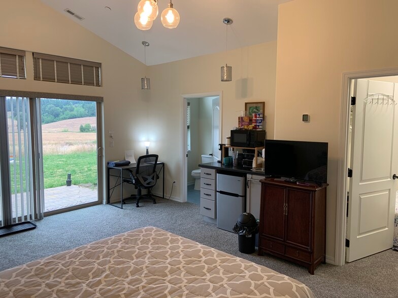 Building Photo - 40197 SW Nelson Dr