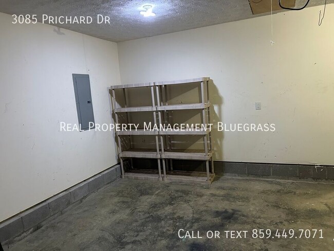 Building Photo - 3085 Prichard Dr