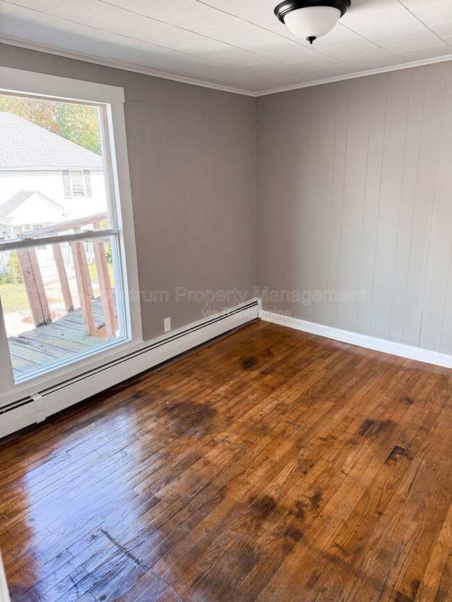 Building Photo - 88 Elm St