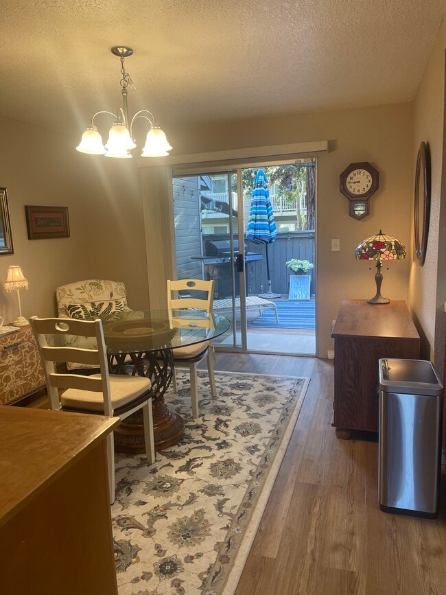 Building Photo - 209 Live Oak Cir