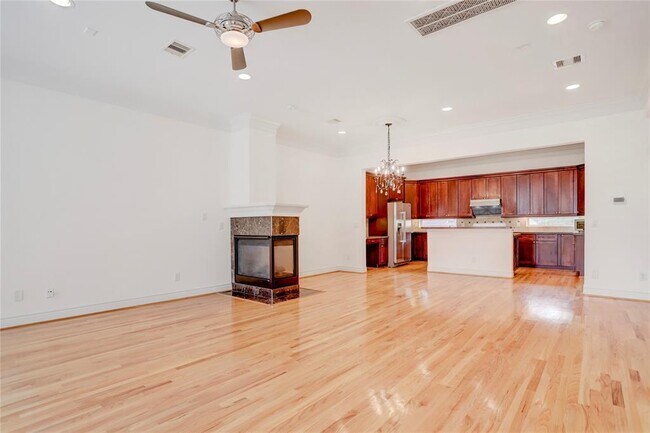 Building Photo - 5446 Crooms St