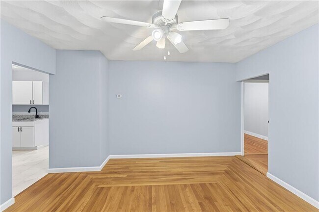 Building Photo - 108 Waterman Ave