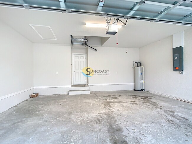 Building Photo - 1039 Birchcrest Blvd