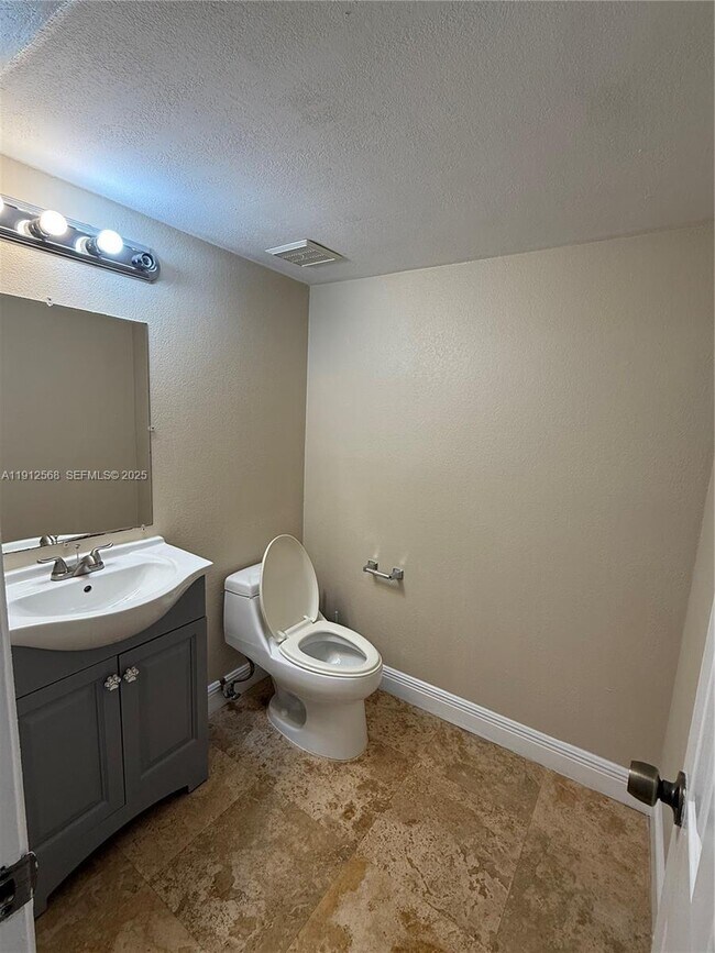 Building Photo - 3745 NE 171 St