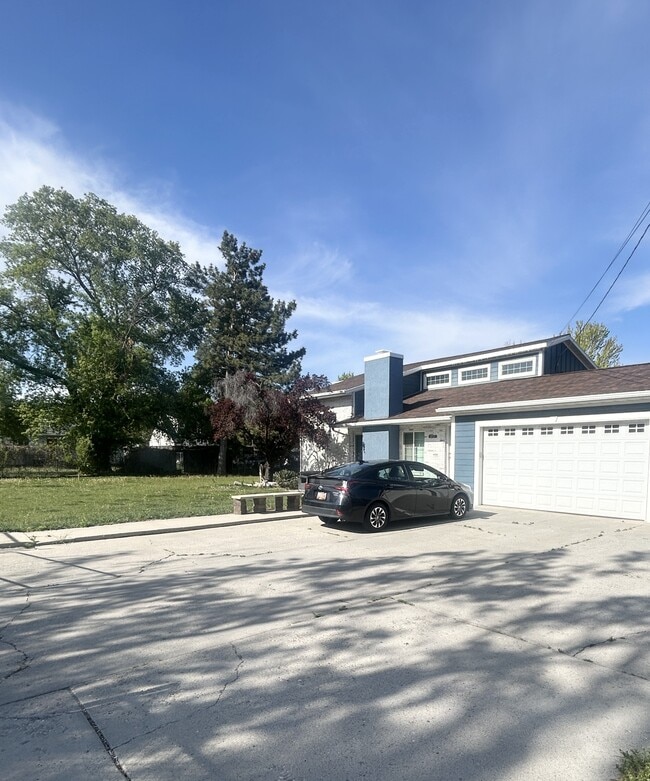 Building Photo - 453 East Fort Union Blvd