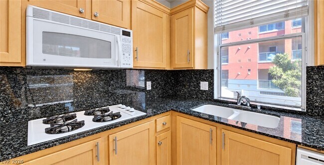 Building Photo - 27 E Agate Ave