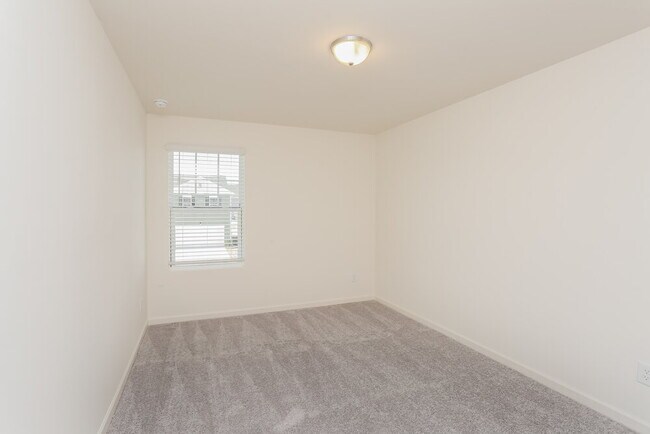 Building Photo - 435 Knightsbridge Ln