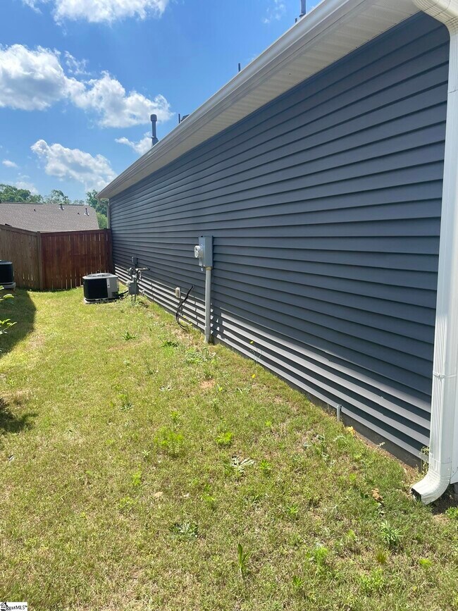 Building Photo - 104 Ramshackle Way