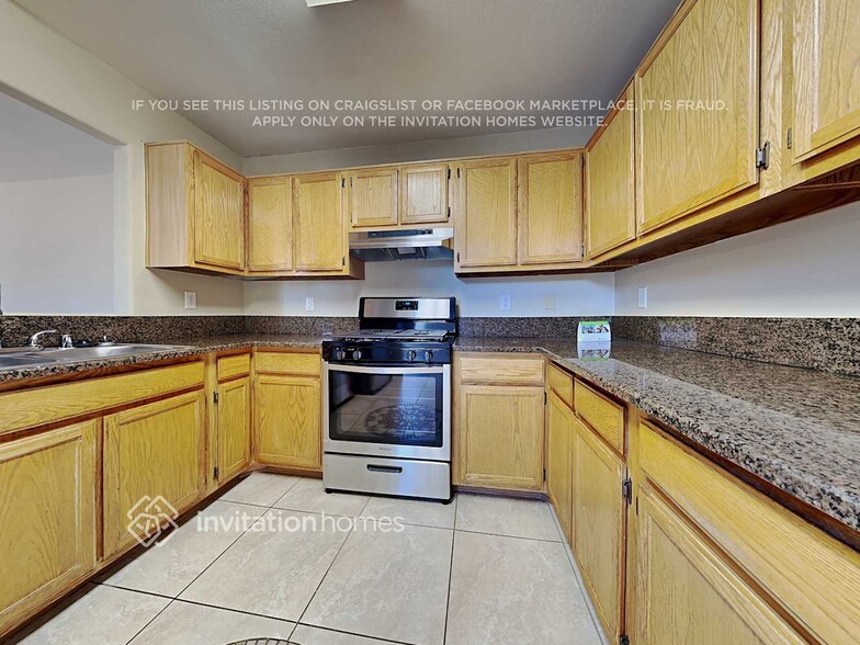 Building Photo - 8021 Festivity Cir