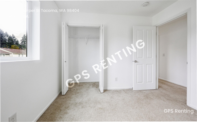 Building Photo - 2028 E Harper St