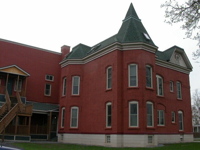 Building Photo - 218 Broad St