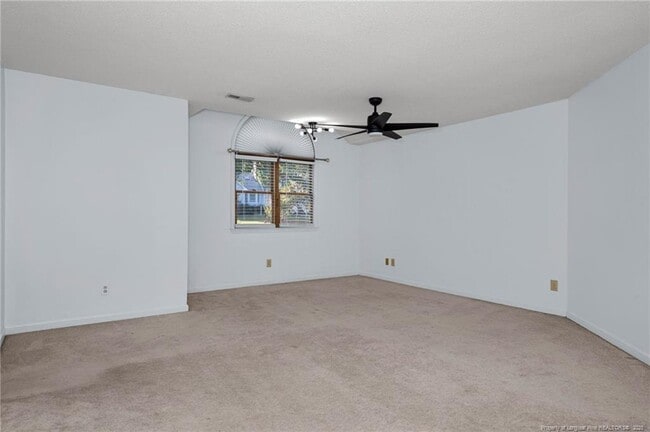 Building Photo - 160 Carolina Way