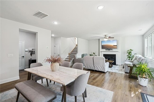 Building Photo - 2424 Pinnae Pl