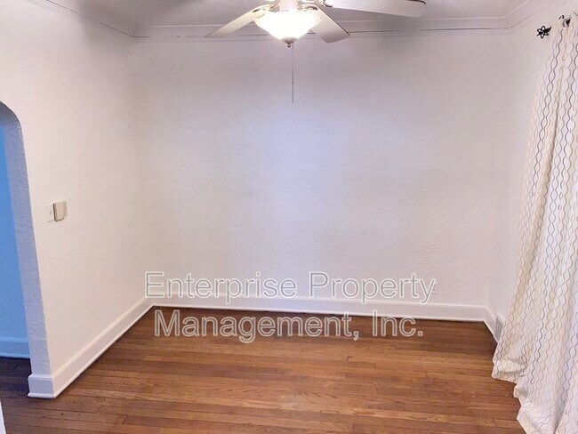 Building Photo - 451 S Reese St