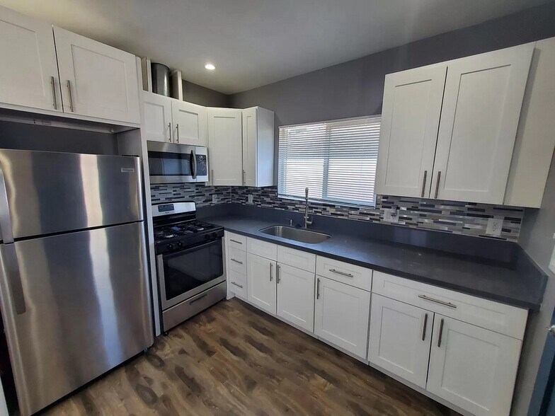 Building Photo - 12803 Tonopah St