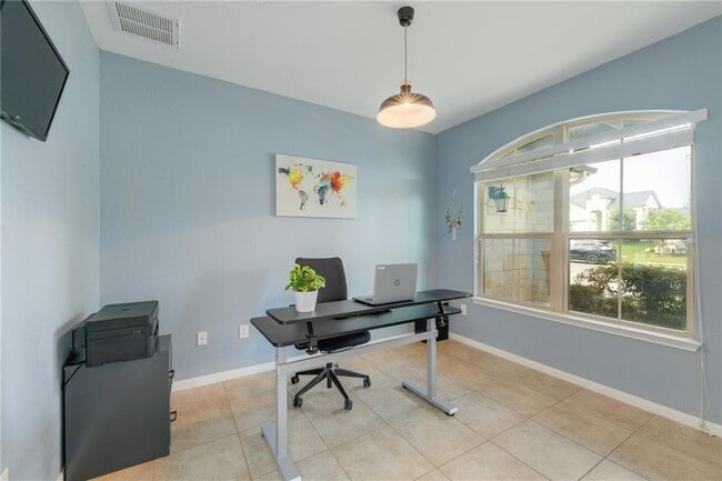 Building Photo - 113 Checkerspot Ct