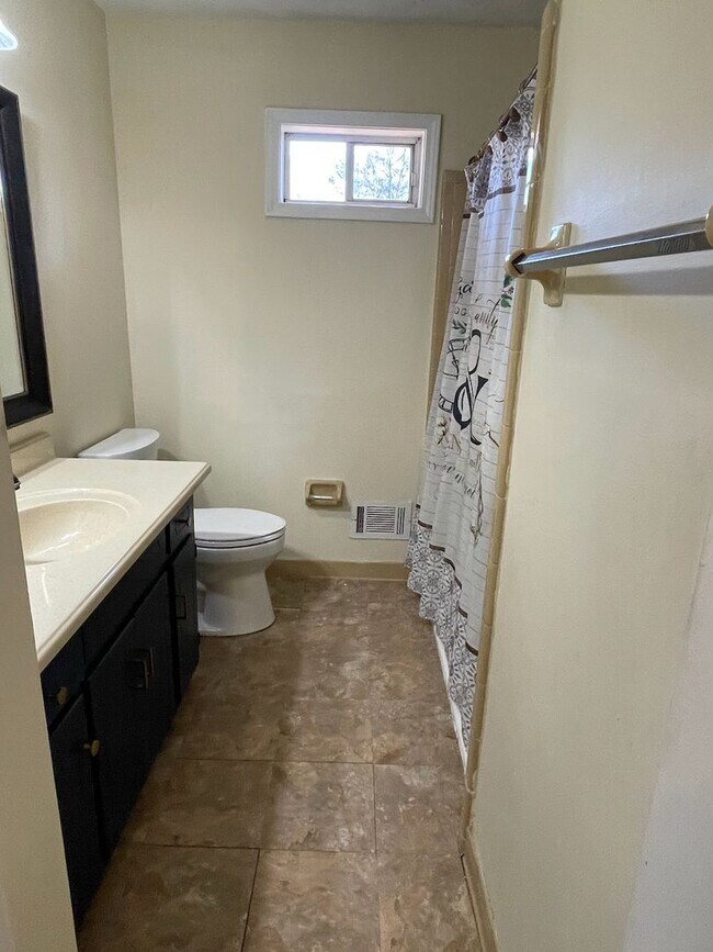 Building Photo - 4912 Valley Dale Ct