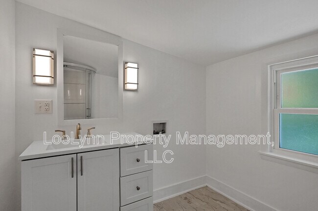 Building Photo - 505 B St