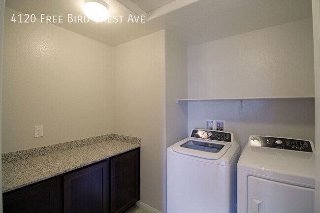 Building Photo - 4120 Free Bird Crest Ave