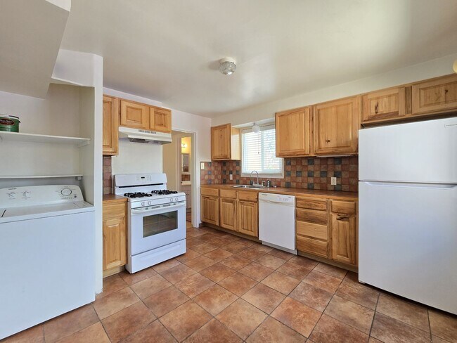 Building Photo - 1226 Vitalia St