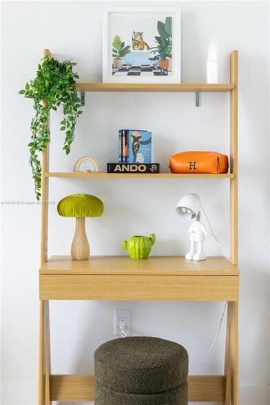 Building Photo - 159 NE 6th St