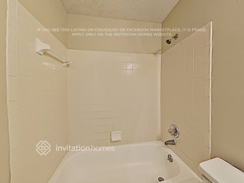 Building Photo - 704 Waterbridge Dr