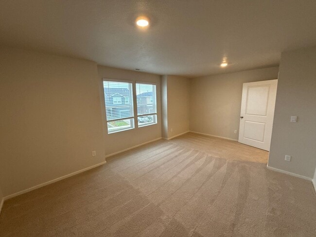 Building Photo - 4770 Daiquiri Ave NE