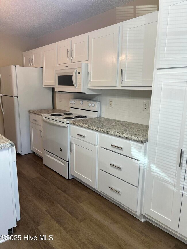 Building Photo - 1126 Brownlea Dr