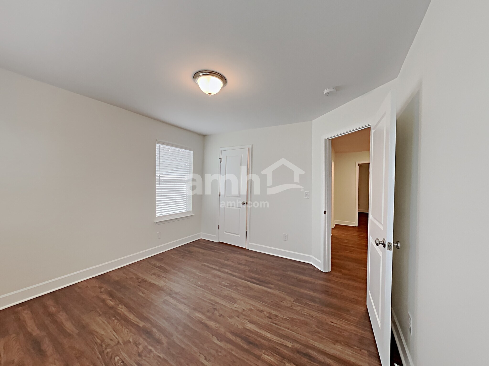 Building Photo - 4507 Tarpon Dr