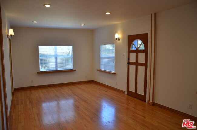 Building Photo - 3114 6th St