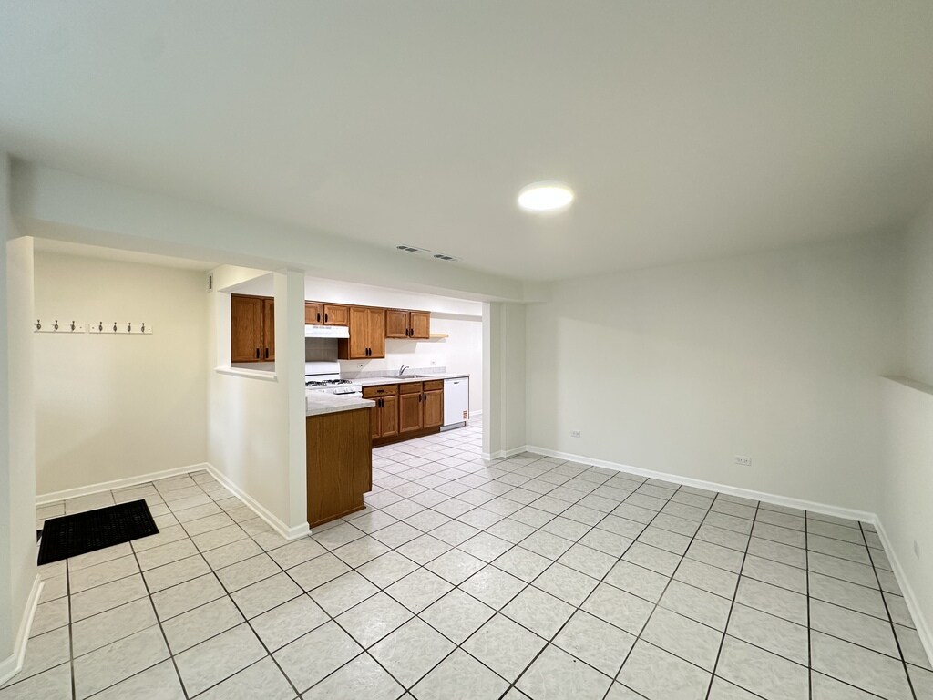 Building Photo - 5808 N Broadway St