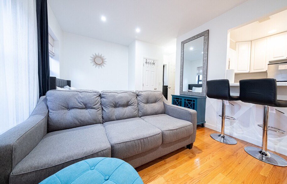 Building Photo - 317 E 75th St