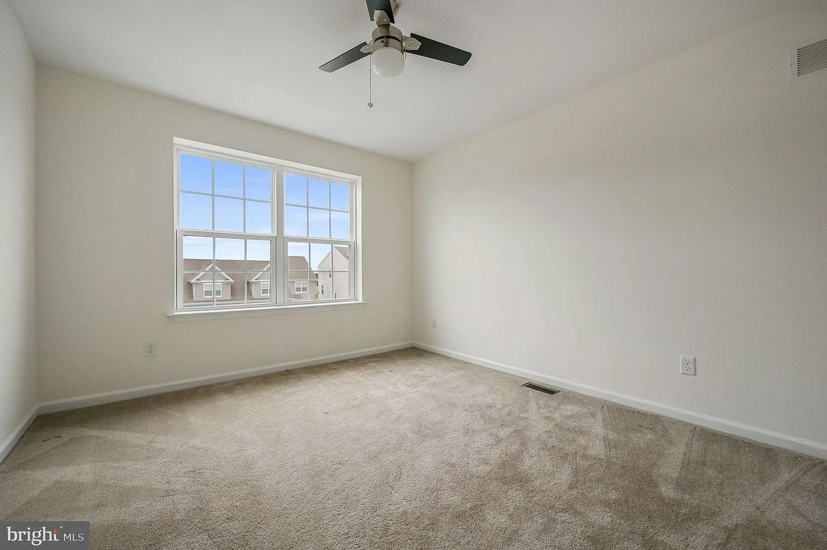 Building Photo - 1340 Carrick Ct