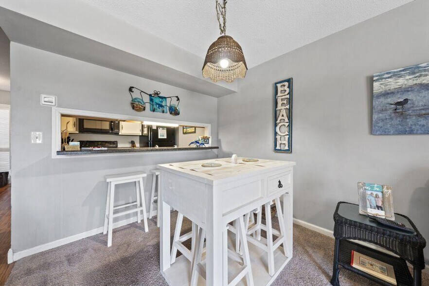 Building Photo - 344 E Beach Blvd