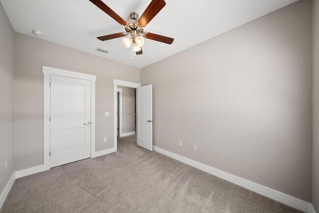 Building Photo - 222 N Sand Palm Rd